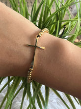 Load image into Gallery viewer, Pulsera Dorado en forma de cruz en acero inoxidable
