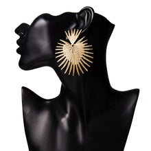 Cargar imagen en el visor de la galería, Rossana Gold Spikes Earrings
