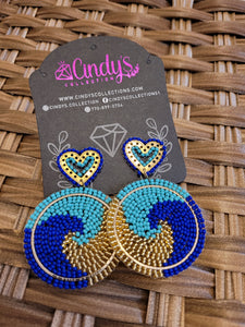 Aretes Tejidos de Corazon Tonalidad Azules con Dorado