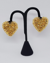 Load image into Gallery viewer, Collection Mi Tierra Hechos a Mano Gold Heart Earrings
