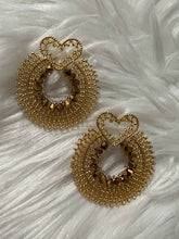 Load image into Gallery viewer, Collection Mi Tierra Cindy Gold Handmade Earrings
