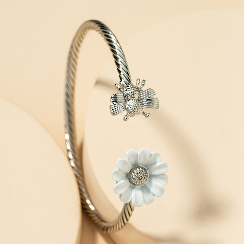 Daisy White Bracelet