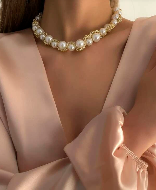 Glam Pearl Necklace