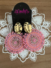 Load image into Gallery viewer, Collection Mi Tierra Mary Pink Handmade Earrings
