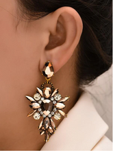 Cargar imagen en el visor de la galería, Gold Chrome Rhinestone Earrings
